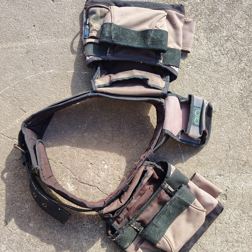 Men's Tactical Belt with Pouches - Black and Tan